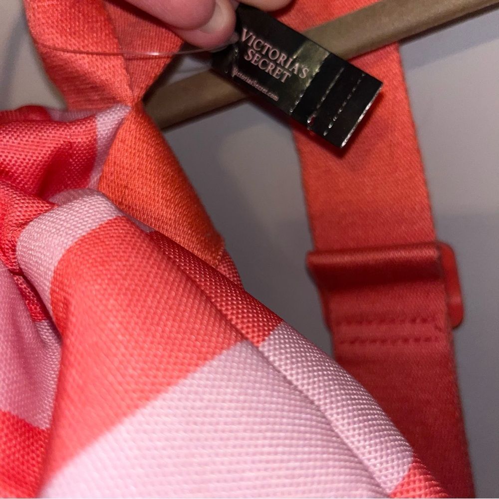 NWT $60 VS Striped Drawstring Beach Cooler Bucket Bag Backpack Vacation - Picture 7 of 9